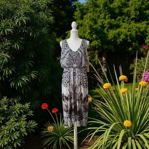 ONE WORLD SLEEVELESS PULLOVER DRESS SIZE LARGE NWT BLK. AND WHITE